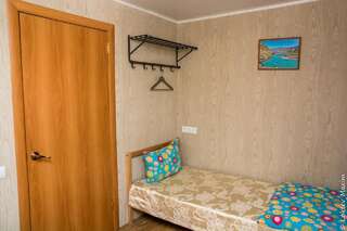 Гостевой дом Кедровый Дом Кочиевских Горно-Алтайск Бюджетный двухместный номер с 2 отдельными кроватями-1